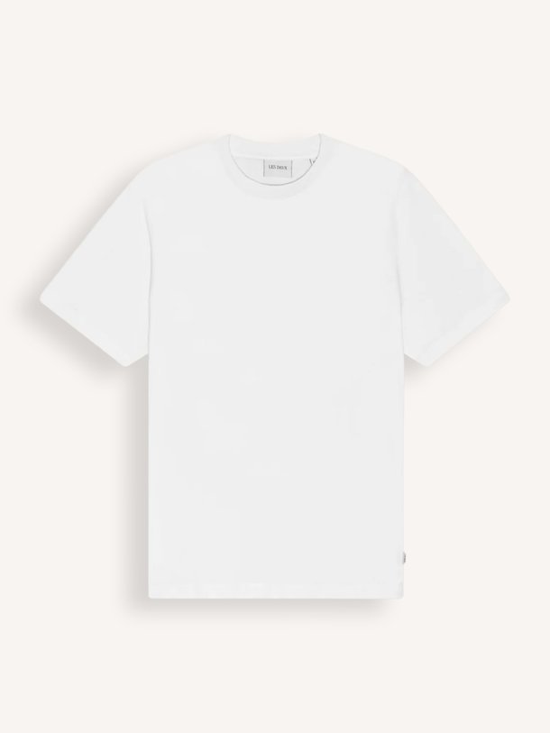 Ontdek de Flower T-Shirt van Les Deux bij Orangebag. Op werkdagen voor 21:45 besteld, morgen in huis.