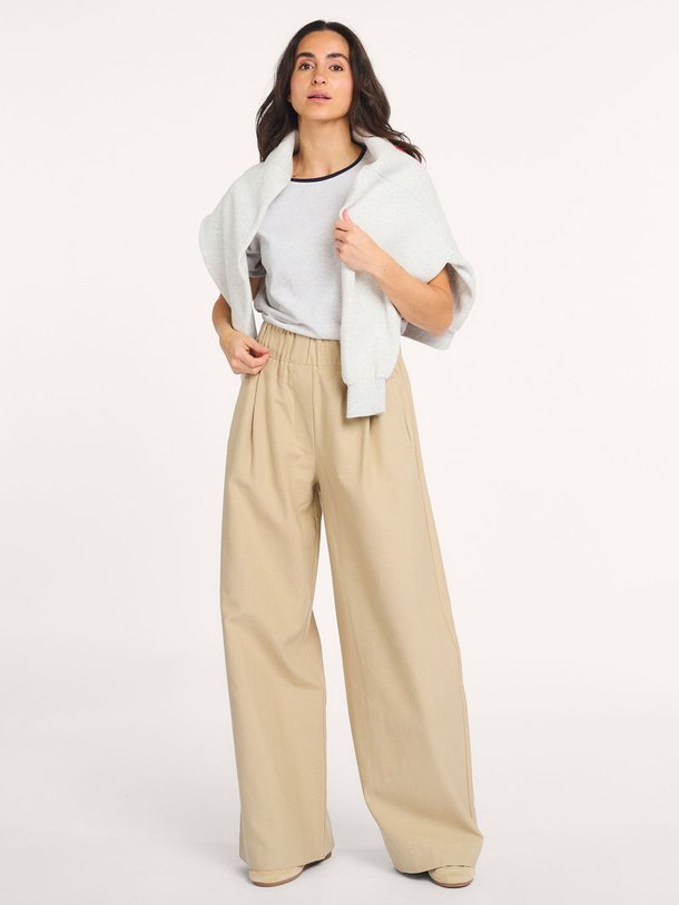 Ontdek de Benji katoen/linnenmix broek van By-Bar in de kleur Zand bij Orangebag. Op werkdagen voor 21:45 besteld, morgen in huis.