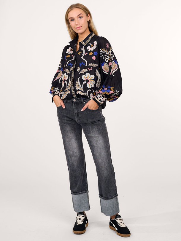 Ontdek de High waist straight fit jeans met omslag van Summum in de kleur donkergrijs bij Orangebag. Op werkdagen voor 21:45 besteld, morgen in huis.