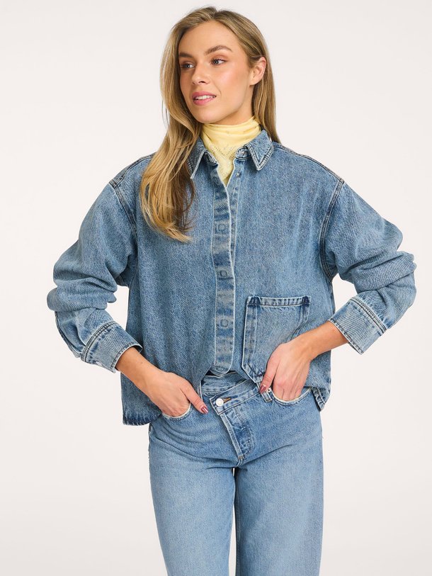 Ontdek de Nash denim blouse met print van Sofie Schnoor in de kleur Blauw bij Orangebag. Op werkdagen voor 21:45 besteld, morgen in huis.