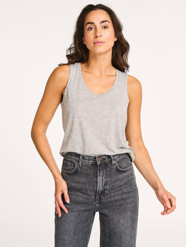 Ontdek de Jacksonville katoenmix slub tanktop van American Vintage in de kleur grijs bij Orangebag. Op werkdagen voor 21:45 besteld, morgen in huis.