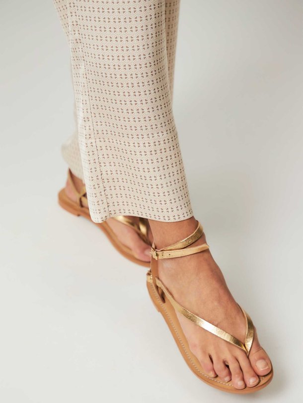 Ontdek de Olive lederen metallic sandalen van Ivylee Copenhagen in de kleur goudkleur bij Orangebag. Op werkdagen voor 21:45 besteld, morgen in huis.