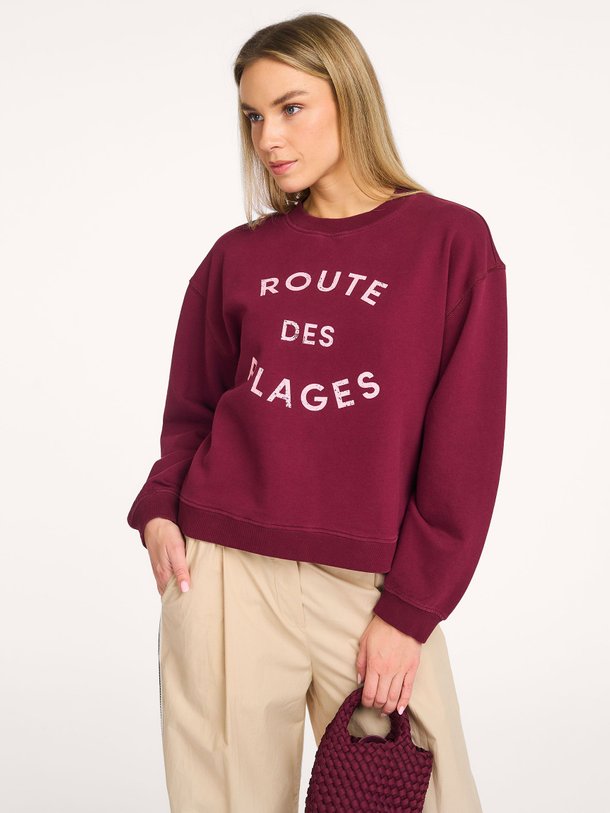 Ontdek de Isla organic cotton sweater van Alchemist in de kleur Bordeauxrood bij Orangebag. Op werkdagen voor 21:45 besteld, morgen in huis.