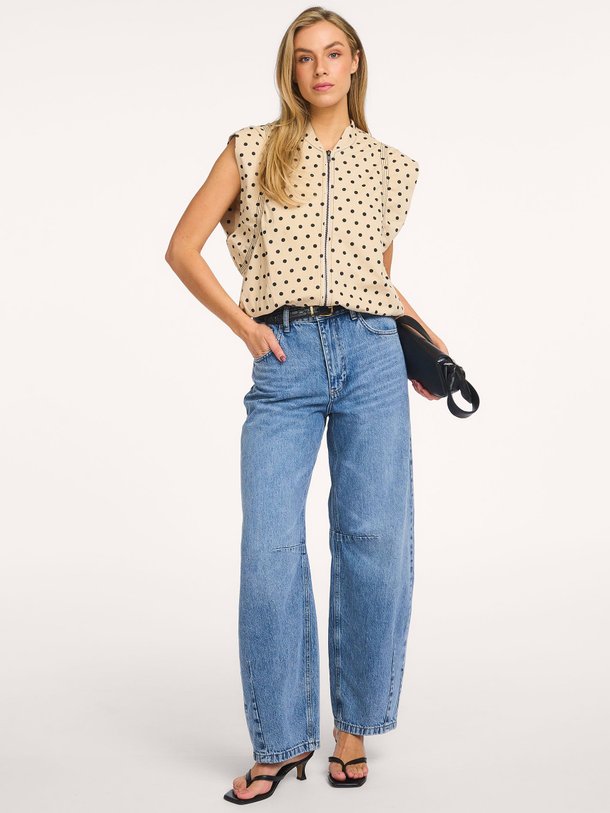 Ontdek de Ruthie mid waist barrel fit jeans van Co'Couture in de kleur Blauw bij Orangebag. Op werkdagen voor 21:45 besteld, morgen in huis.