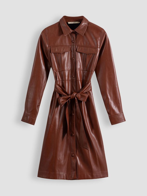 Ontdek de Tuline leatherlook doorknoopjurk van La Fee Maraboutee in de kleur bruin bij Orangebag. Op werkdagen voor 21:45 besteld, morgen in huis.