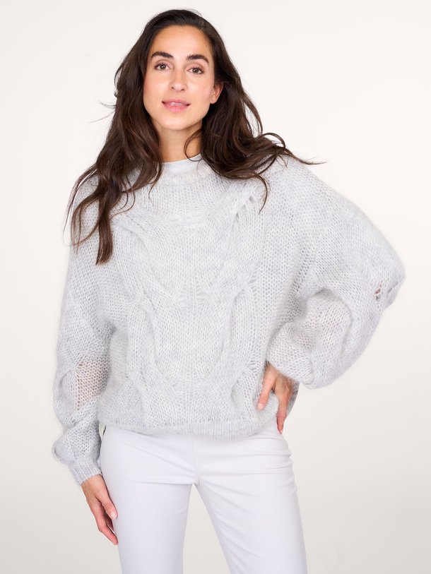 Ontdek de Zenia mohairmix trui van Gestuz in de kleur lichtgrijs bij Orangebag. Op werkdagen voor 21:45 besteld, morgen in huis.