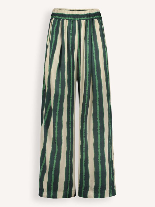 Ontdek de Benji viscosemix wide leg broek met print van By-Bar in de kleur donkergroen bij Orangebag. Op werkdagen voor 21:45 besteld, morgen in huis.