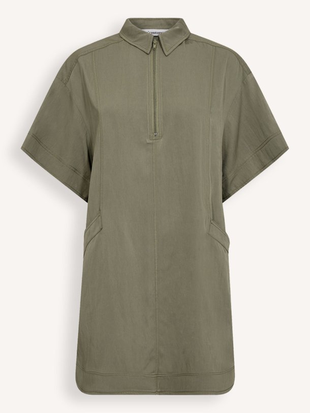 Ontdek de Ella viscosemix jurk van Co'Couture in de kleur army bij Orangebag. Op werkdagen voor 21:45 besteld, morgen in huis.
