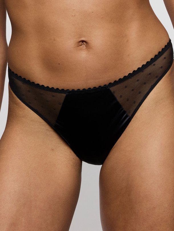 Ontdek de Noova mesh string van Marie Jo in de kleur Zwart bij Orangebag. Op werkdagen voor 21:45 besteld, morgen in huis.