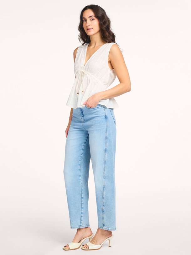 Ontdek de Meryl katoenen top van By-Bar in de kleur Off-white bij Orangebag. Op werkdagen voor 21:45 besteld, morgen in huis.
