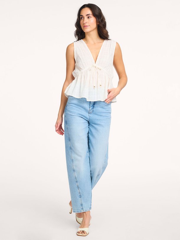 Ontdek de Meryl katoenen top van By-Bar in de kleur Off-white bij Orangebag. Op werkdagen voor 21:45 besteld, morgen in huis.