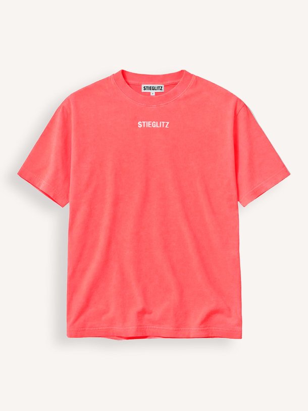 Ontdek de Basic Worn-Out katoenen oversized logo T-shirt van Stieglitz in de kleur Koraal bij Orangebag. Op werkdagen voor 21:45 besteld, morgen in huis.