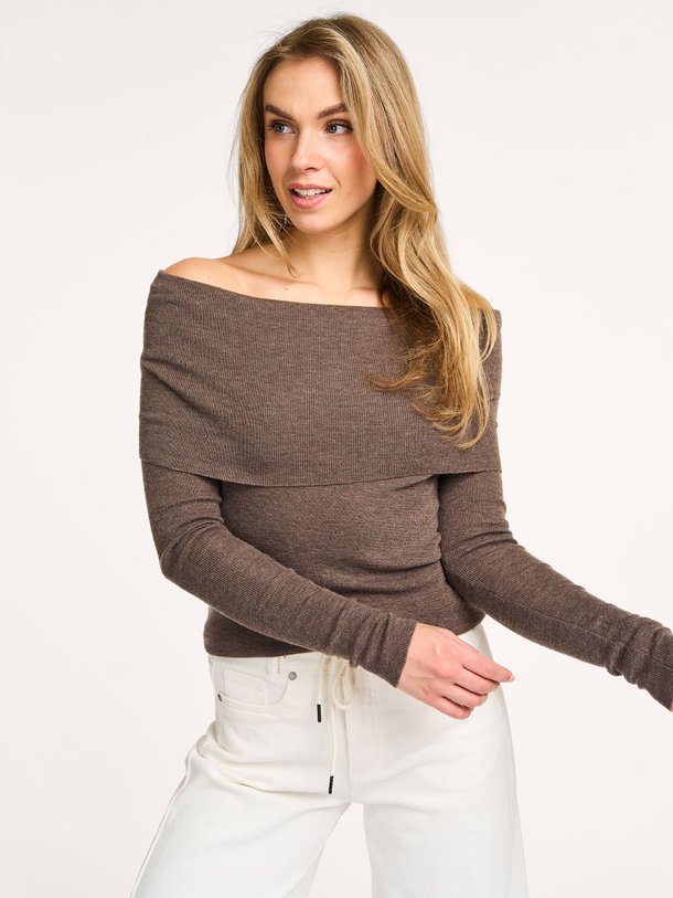 Ontdek de Polly wolmix off shoulder top van My Essential Wardrobe in de kleur bruin bij Orangebag. Op werkdagen voor 21:45 besteld, morgen in huis.