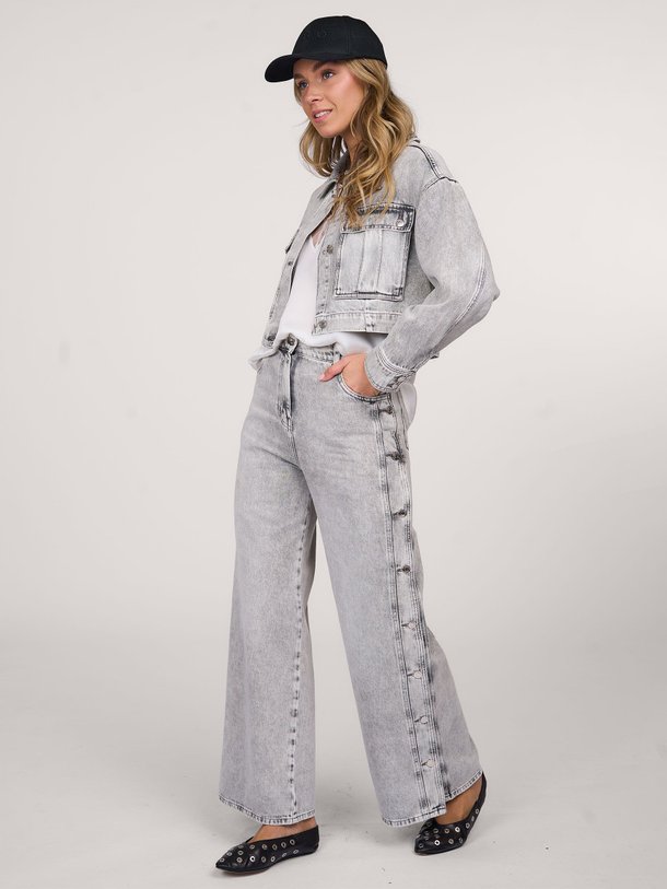 Ontdek de Andreaa high waist loose fit jeans van Iro in de kleur lichtgrijs bij Orangebag. Op werkdagen voor 21:45 besteld, morgen in huis.