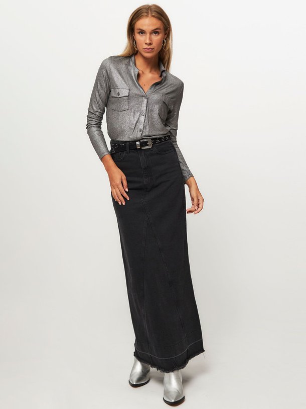 Ontdek de Onda denim maxi rok van Lois in de kleur zwart bij Orangebag. Op werkdagen voor 21:45 besteld, morgen in huis.