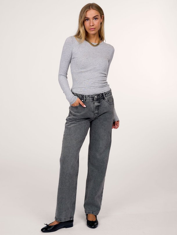 Ontdek de Petricia viscosemix gemêleerde rib longsleeve van Sofie Schnoor in de kleur grijs bij Orangebag. Op werkdagen voor 21:45 besteld, morgen in huis.