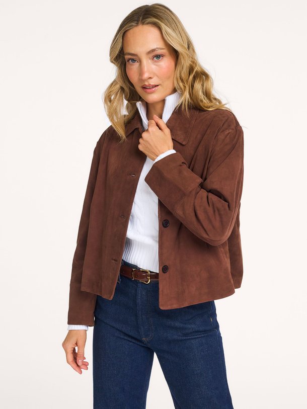 Ontdek de Elaine suède jack van Studio AR in de kleur Bruin bij Orangebag. Op werkdagen voor 21:45 besteld, morgen in huis.