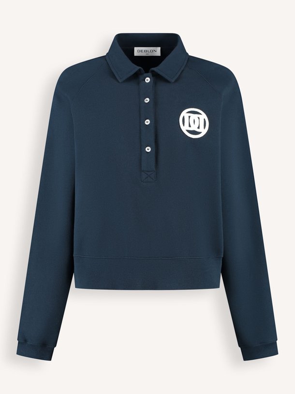 Ontdek de Lotte katoenen polo sweater van Deblon in de kleur Donkerblauw bij Orangebag. Op werkdagen voor 21:45 besteld, morgen in huis.