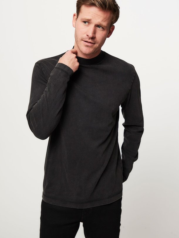 Ontdek de Moritzo katoenen longsleeve van Drykorn in de kleur antraciet bij Orangebag. Op werkdagen voor 21:45 besteld, morgen in huis.