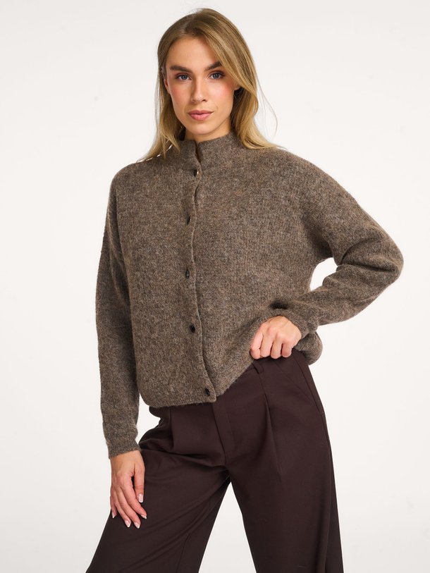 Ontdek de Alpha alpacamix gemêleerd vest van Gestuz in de kleur bruin bij Orangebag. Op werkdagen voor 21:45 besteld, morgen in huis.