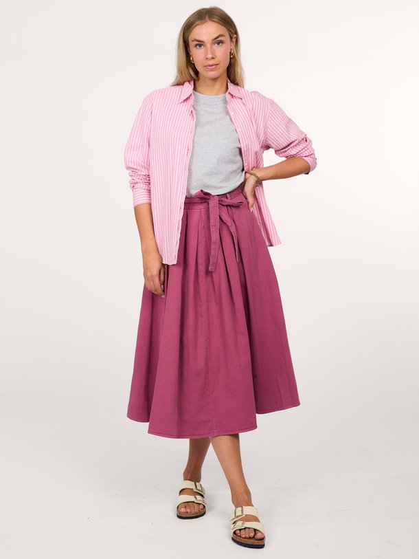 Ontdek de Bellan geweven A-lijn rok van Xirena in de kleur roze bij Orangebag. Op werkdagen voor 21:45 besteld, morgen in huis.