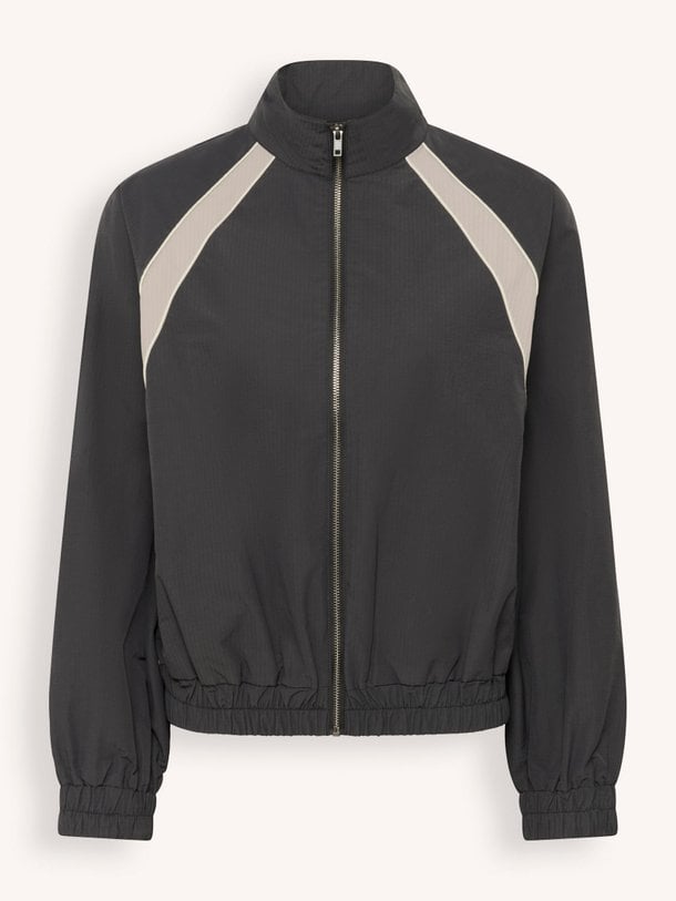 Ontdek de Tasma geweven track jack van My Essential Wardrobe in de kleur Antraciet bij Orangebag. Op werkdagen voor 21:45 besteld, morgen in huis.