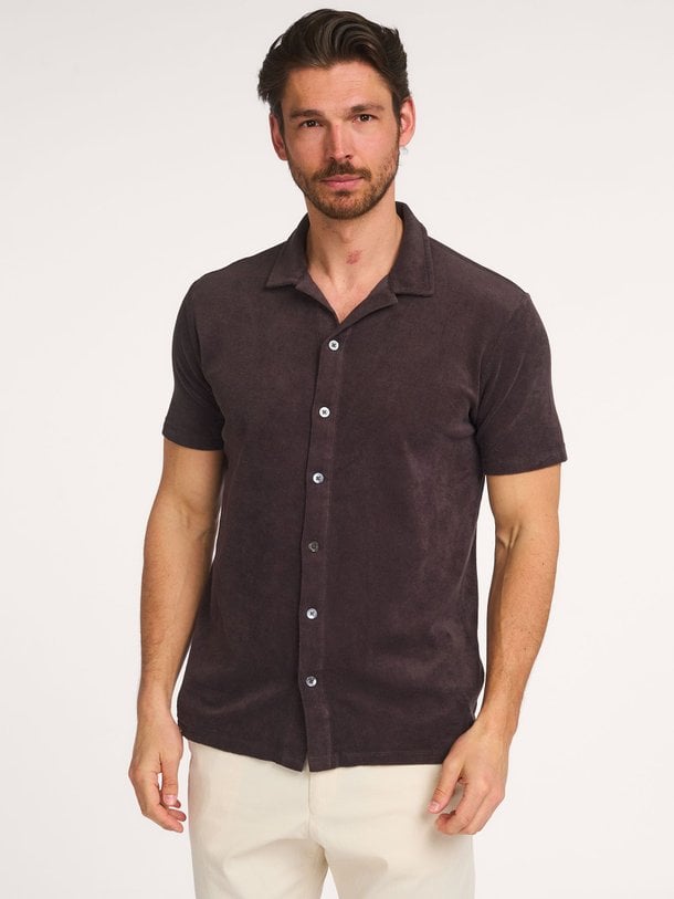 Ontdek de Ryan organic cotton badstof overhemd van Wahts in de kleur Donkerbruin bij Orangebag. Op werkdagen voor 21:45 besteld, morgen in huis.