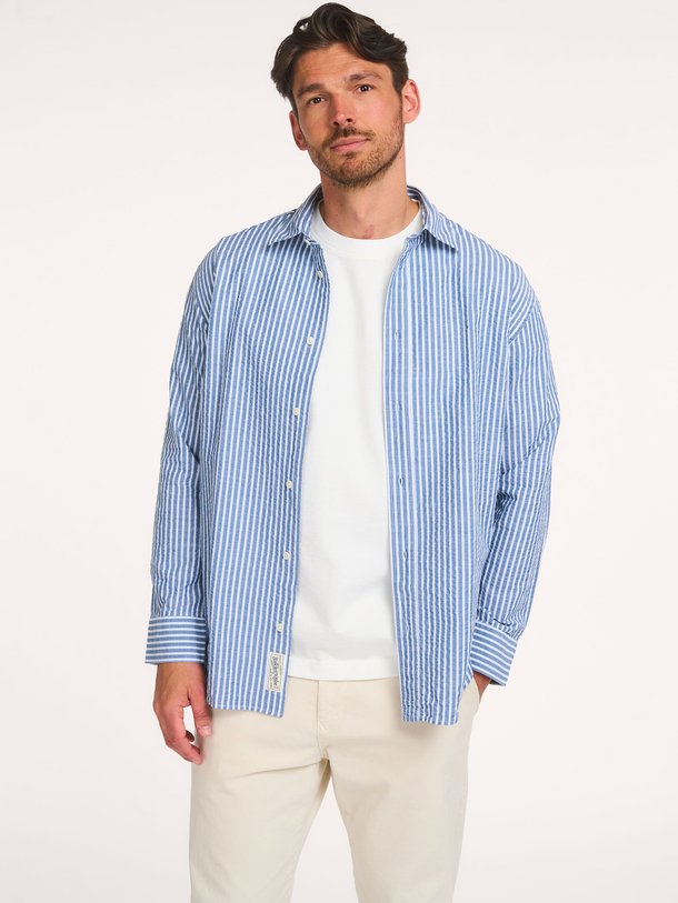 Ontdek de Neale katoenen gestreept overhemd van Butcher of Blue in de kleur Blauw bij Orangebag. Op werkdagen voor 21:45 besteld, morgen in huis.