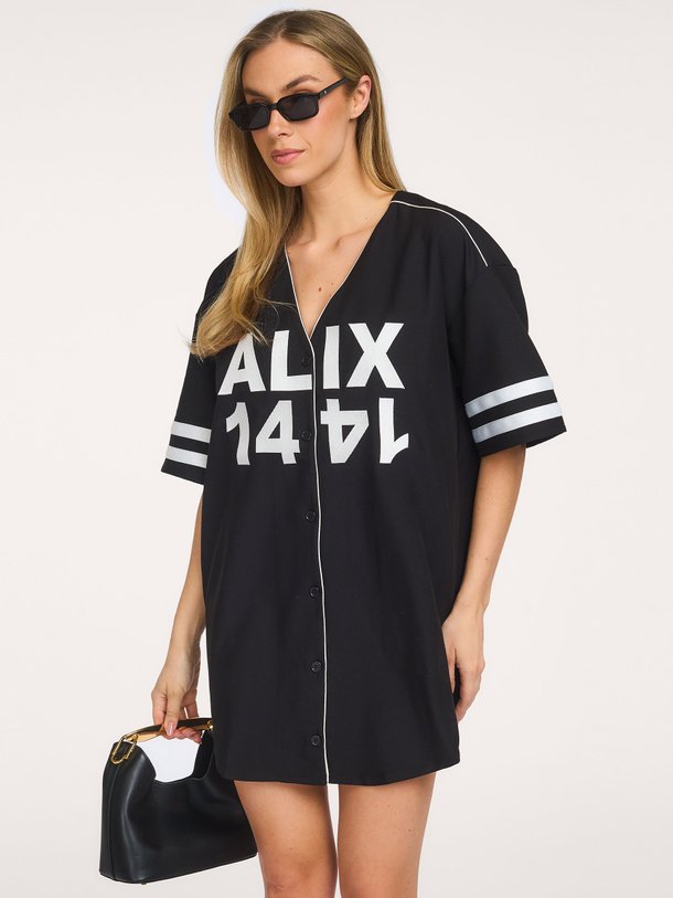Ontdek de ladies woven baseball shirt dress van Alix The Label bij Orangebag. Op werkdagen voor 21:45 besteld, morgen in huis.