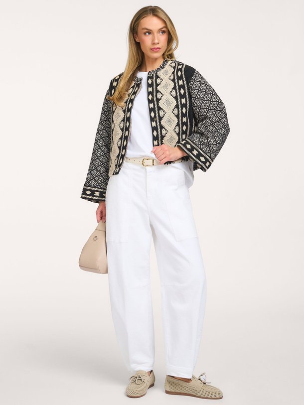 Ontdek de Katoenmix jasje van Summum in de kleur Zwart bij Orangebag. Op werkdagen voor 21:45 besteld, morgen in huis.