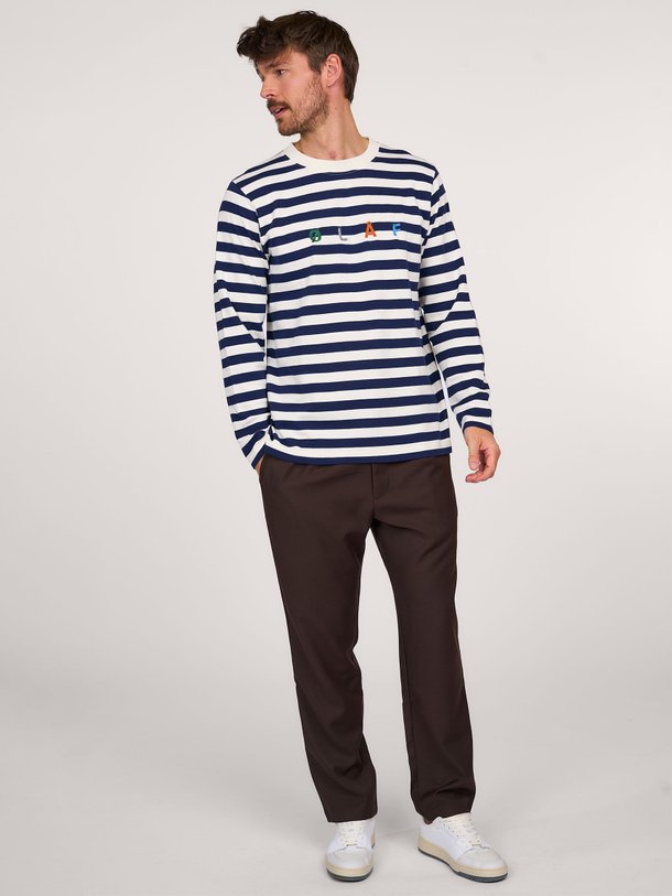 Ontdek de LS Tee katoenmix longsleeve met logo van OLAF in de kleur donkerblauw bij Orangebag. Op werkdagen voor 21:45 besteld, morgen in huis.