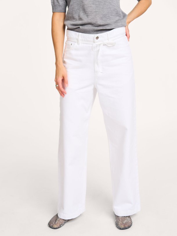 Ontdek de Elijah low waist wide leg jeans van DAY Birger et Mikkelsen in de kleur wit bij Orangebag. Op werkdagen voor 21:45 besteld, morgen in huis.