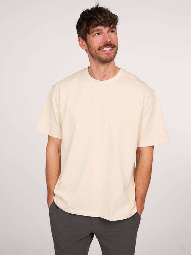 Ontdek de Crew organic cotton logo T-shirt van Les Deux in de kleur ecru bij Orangebag. Op werkdagen voor 21:45 besteld, morgen in huis.