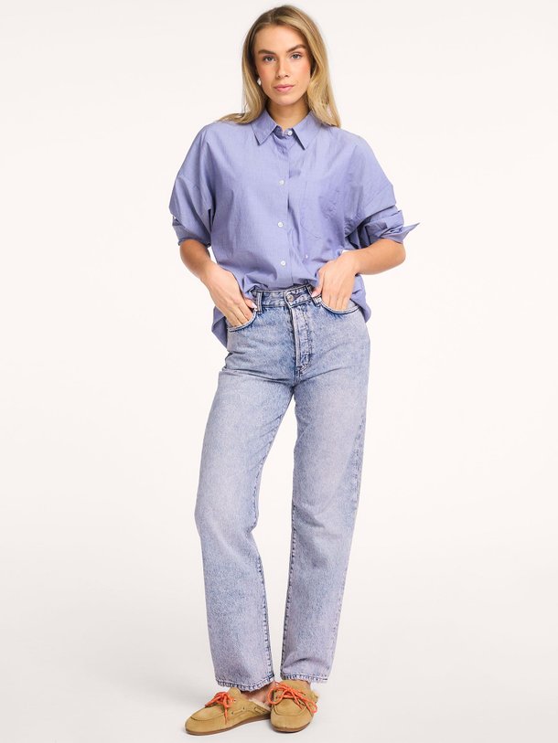 Ontdek de Katy mid waist straight fit jeans van Bellerose in de kleur Blauw bij Orangebag. Op werkdagen voor 21:45 besteld, morgen in huis.