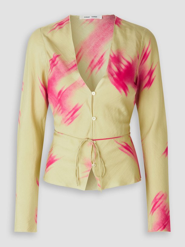 Ontdek de Emmie lyocell blouse met print van Samsoe Samsoe in de kleur lichtgroen bij Orangebag. Op werkdagen voor 21:45 besteld, morgen in huis.