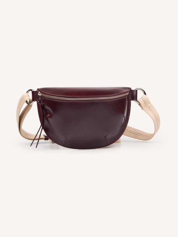 Ontdek de Rosie lederen crossbody tas van Bellerose in de kleur bordeauxrood bij Orangebag. Op werkdagen voor 21:45 besteld, morgen in huis.