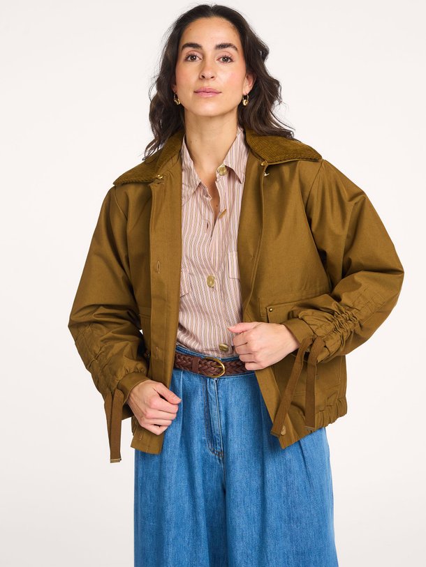 Ontdek de Diwork katoenmix jack van Sessun in de kleur Groen/bruin bij Orangebag. Op werkdagen voor 21:45 besteld, morgen in huis.