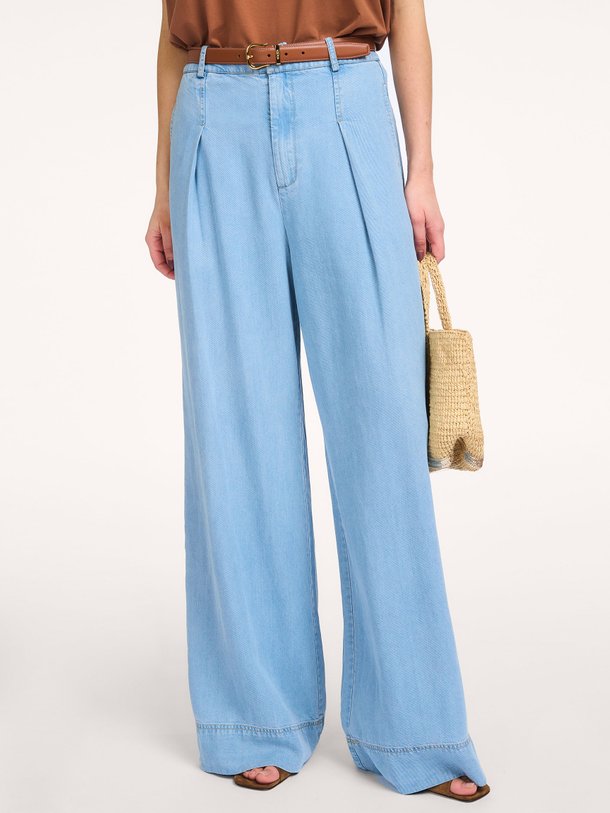 Ontdek de Tilly high waist loose fit non-stretch jeans van Co'Couture in de kleur Blauw bij Orangebag. Op werkdagen voor 21:45 besteld, morgen in huis.