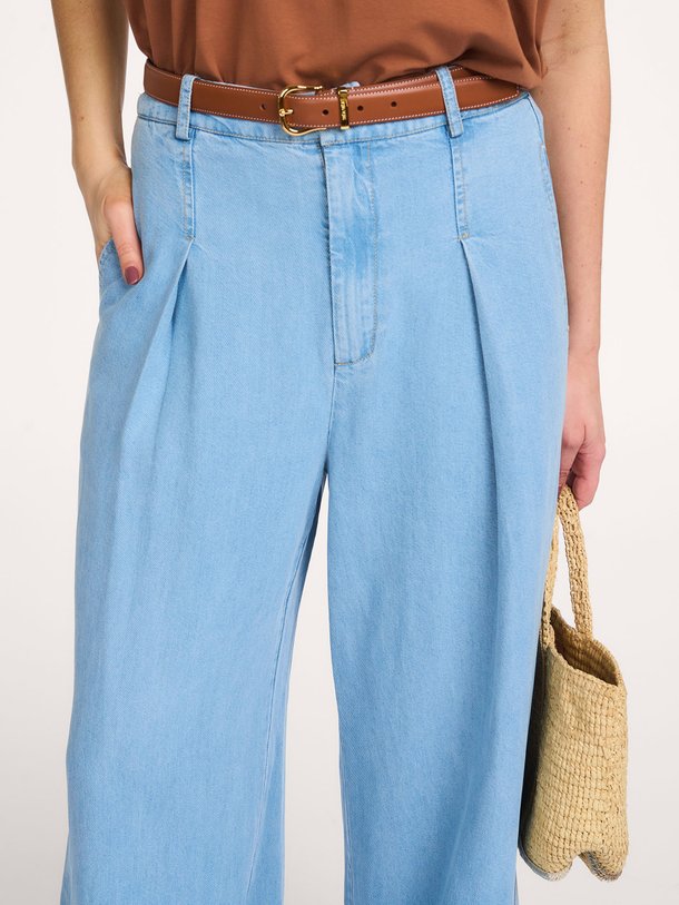 Ontdek de Tilly high waist loose fit non-stretch jeans van Co'Couture in de kleur Blauw bij Orangebag. Op werkdagen voor 21:45 besteld, morgen in huis.