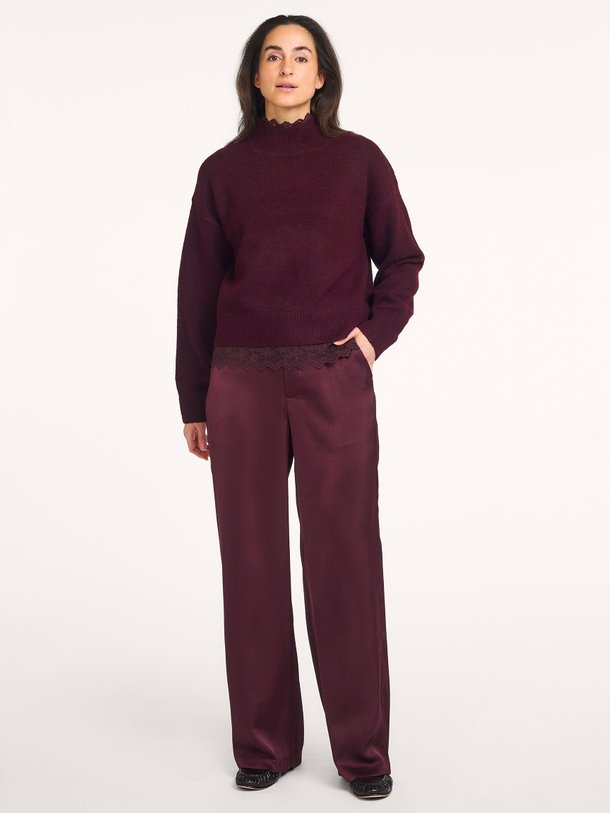 Ontdek de Emmett geweven satijnlook pantalon van Neo Noir in de kleur Bordeauxrood bij Orangebag. Op werkdagen voor 21:45 besteld, morgen in huis.