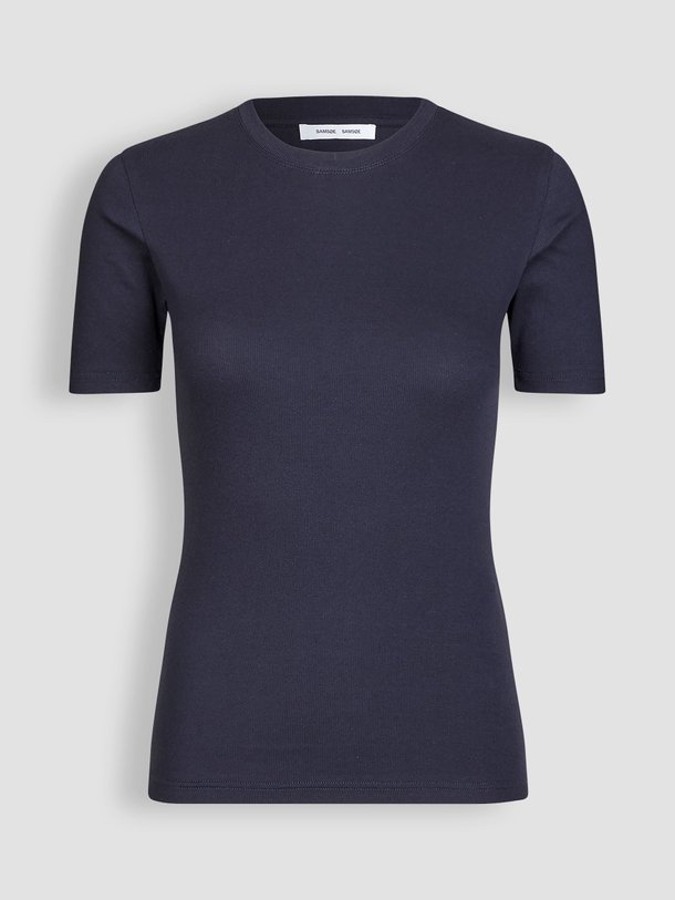 Ontdek de Saalexo organic cotton T-shirt van Samsoe Samsoe in de kleur donkerblauw bij Orangebag. Op werkdagen voor 21:45 besteld, morgen in huis.