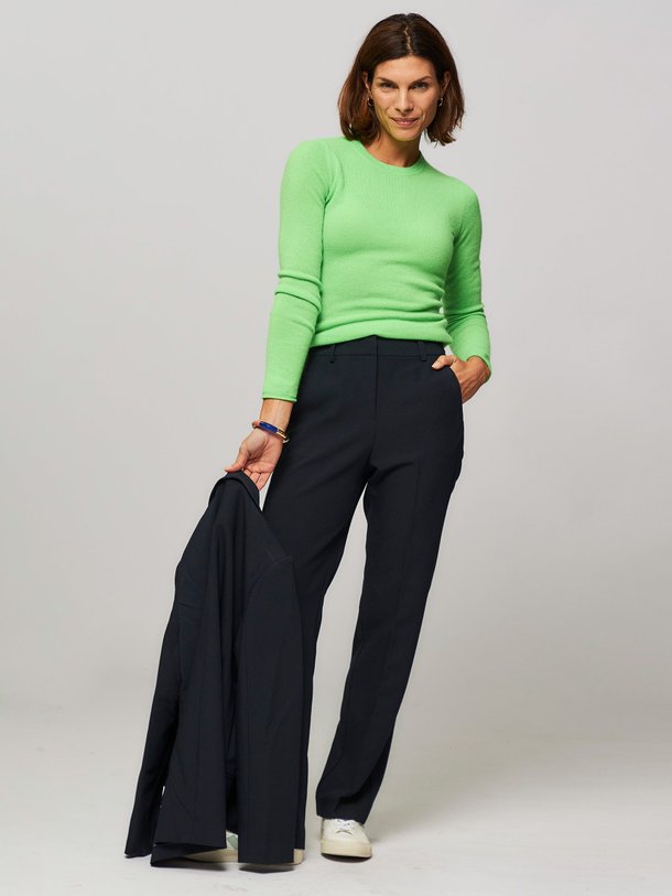 Ontdek de Vola viscosemix pantalon van Co'Couture in de kleur donkerblauw bij Orangebag. Op werkdagen voor 21:45 besteld, morgen in huis.