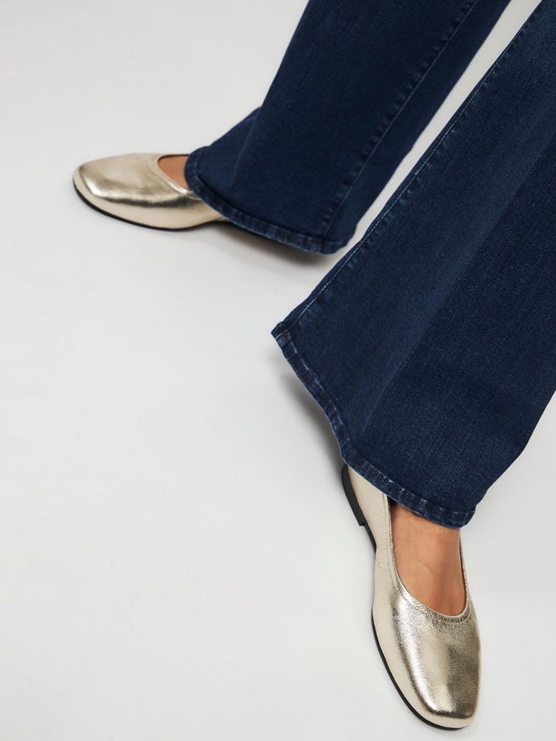 Ontdek de Jolin lederen metallic ballerina's van Vagabond Shoemakers in de kleur goudkleur bij Orangebag. Op werkdagen voor 21:45 besteld, morgen in huis.