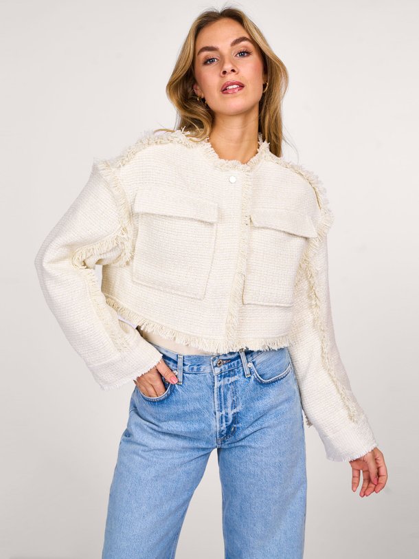 Ontdek de Violette geweven bouclé jasje van DAY Birger et Mikkelsen in de kleur off-white bij Orangebag. Op werkdagen voor 21:45 besteld, morgen in huis.