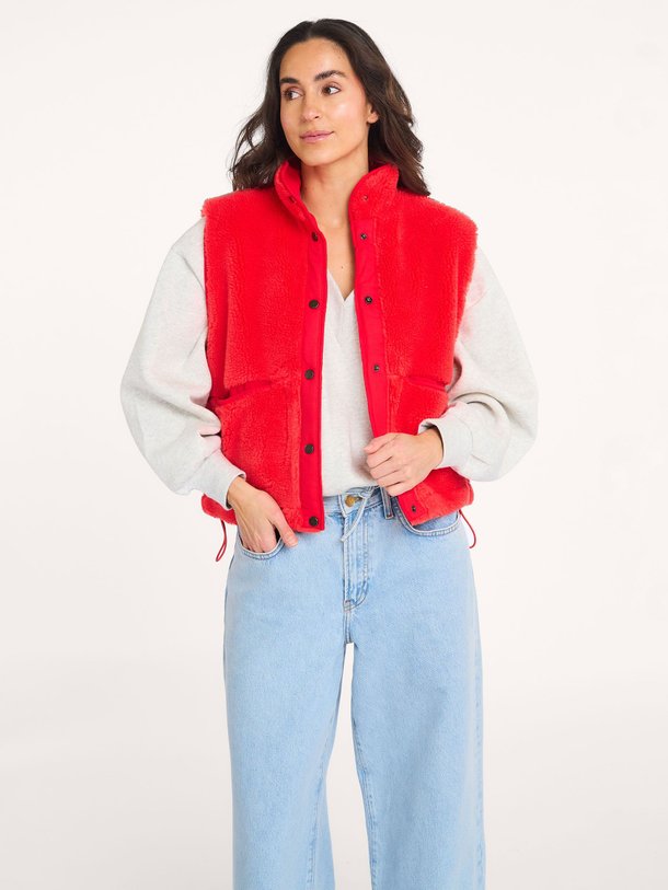 Ontdek de Steve geweven teddy gilet van By-Bar in de kleur Rood bij Orangebag. Op werkdagen voor 21:45 besteld, morgen in huis.