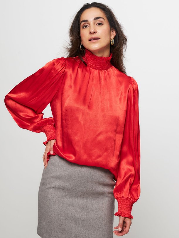 Ontdek de Cihem viscose glanzende top van Frnch in de kleur rood bij Orangebag. Op werkdagen voor 21:45 besteld, morgen in huis.