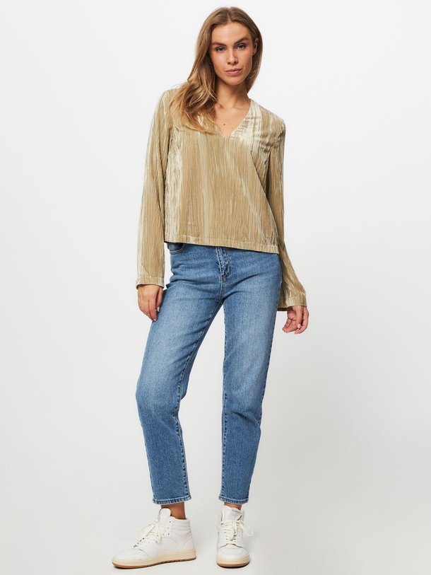 Ontdek de Giselle geweven velourse top met structuur van Modstrom in de kleur grijsgroen bij Orangebag. Op werkdagen voor 21:45 besteld, morgen in huis.