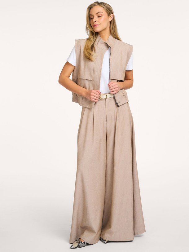 Ontdek de Marlo geweven broek van Co'Couture in de kleur Zand bij Orangebag. Op werkdagen voor 21:45 besteld, morgen in huis.