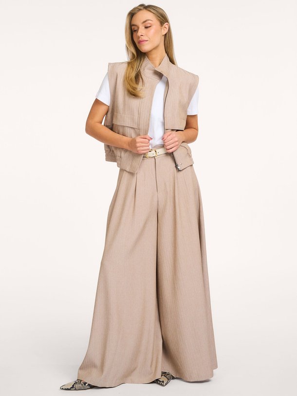 Ontdek de Marlo geweven broek van Co'Couture in de kleur Zand bij Orangebag. Op werkdagen voor 21:45 besteld, morgen in huis.