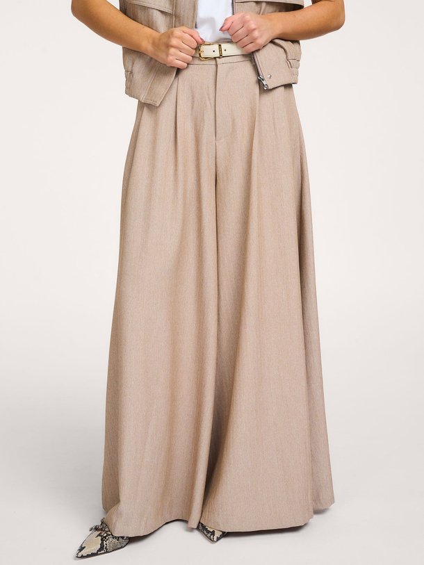 Ontdek de Marlo geweven broek van Co'Couture in de kleur Zand bij Orangebag. Op werkdagen voor 21:45 besteld, morgen in huis.